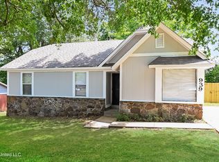 939 Valley Springs Dr, Southaven, MS 38671