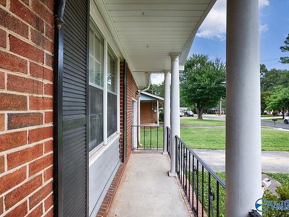 5th image of 3013 Greenhill Dr NW