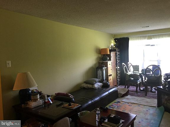 3rd image of 12100 Greenway Ct