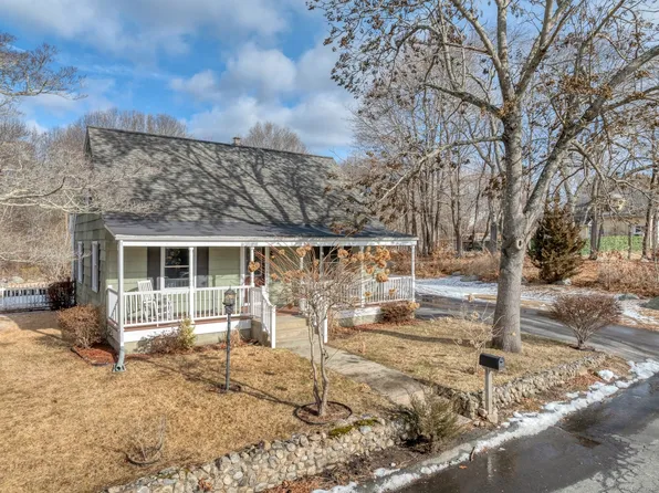 30 Norman Street, Waterford, CT 06385