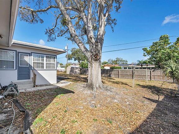 3rd image of 1354 Rosery Rd NE