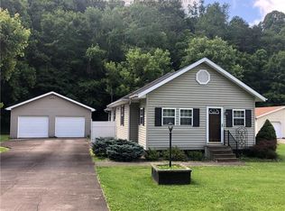 3823 Grapevine Rd, Huntington, WV 25701