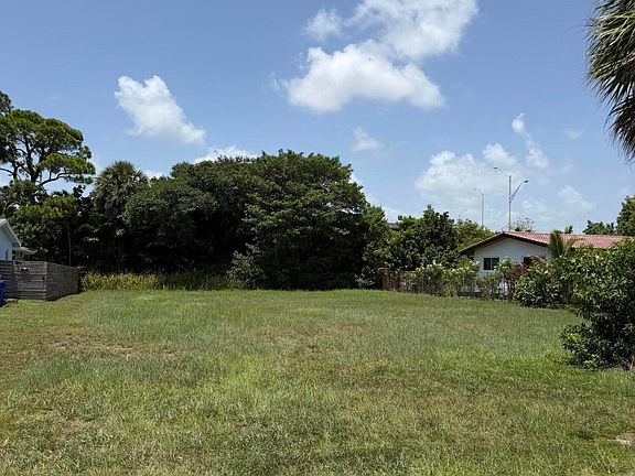 2nd image of 443 SW 20TH Avenue