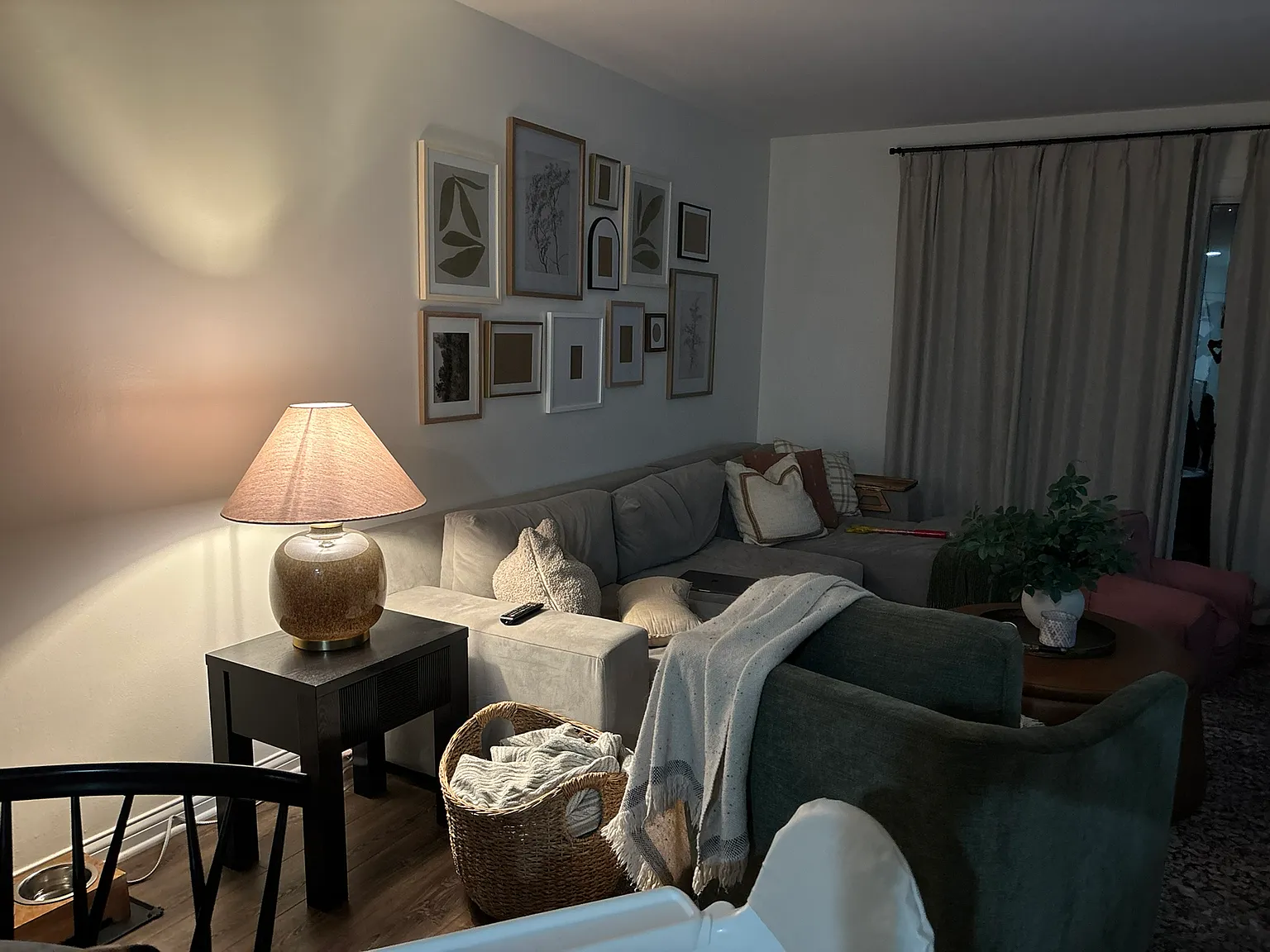 2 bed, 1.5 bath, 980 sqft, $2,100 — Photo 3