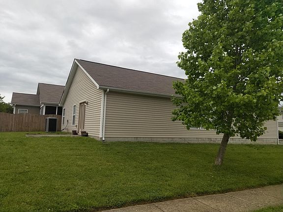 3rd image of 973 Applecross Dr