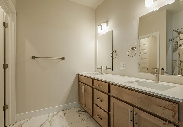 2454 Hamilton Rd #B — Photo 16