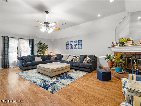 3rd image of 5446 Ridgetop Dr