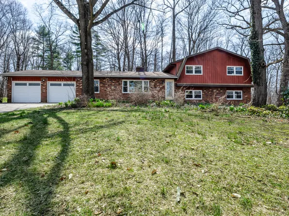 2532 Ridgewood Trl, Berrien Springs, MI 49103