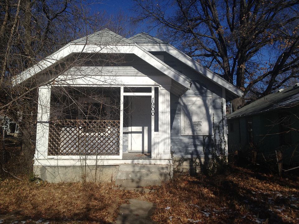1st image of 1900 E 59th St