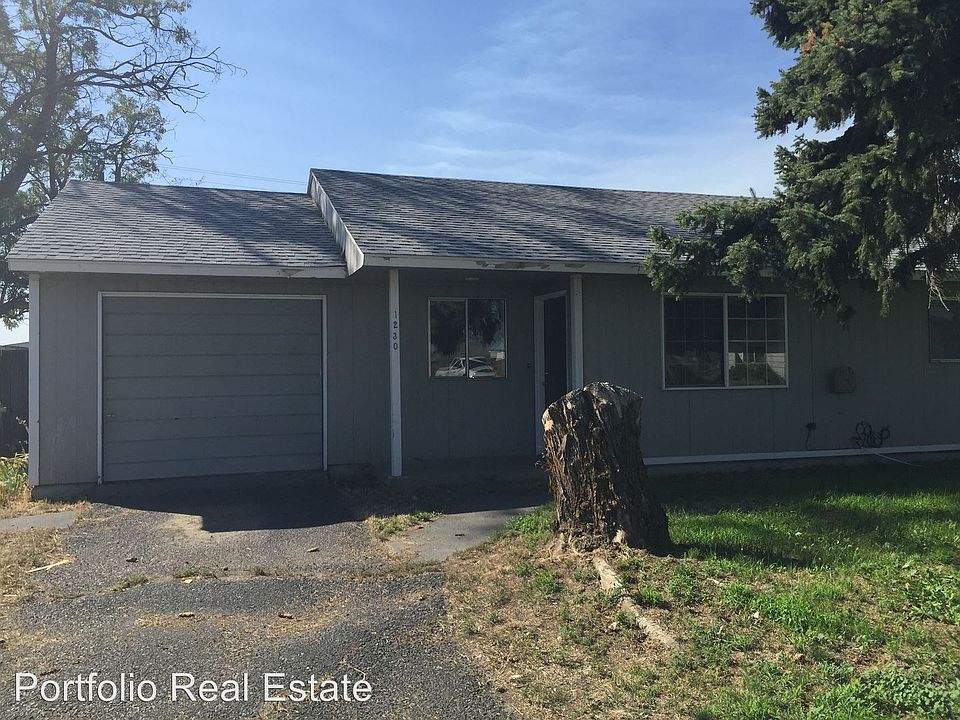 1st image of 1230/1232 Vandenberg Ave