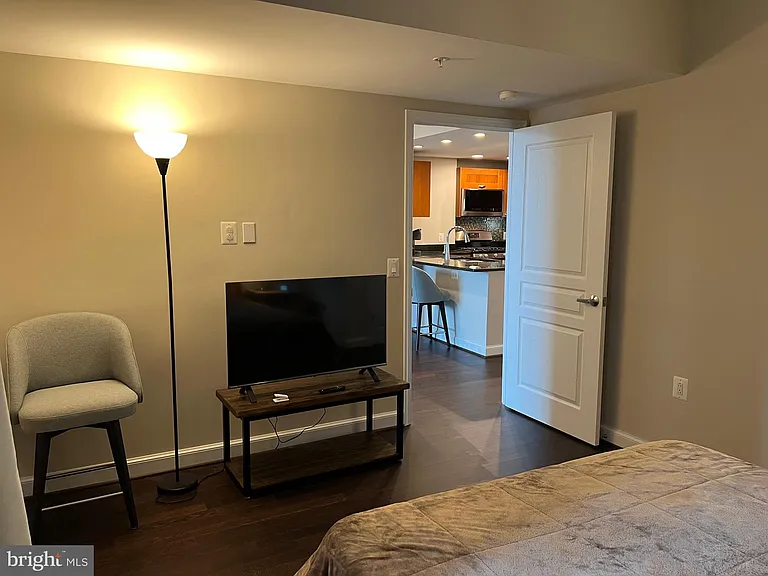 2451 Midtown Ave #606 — Photo 27
