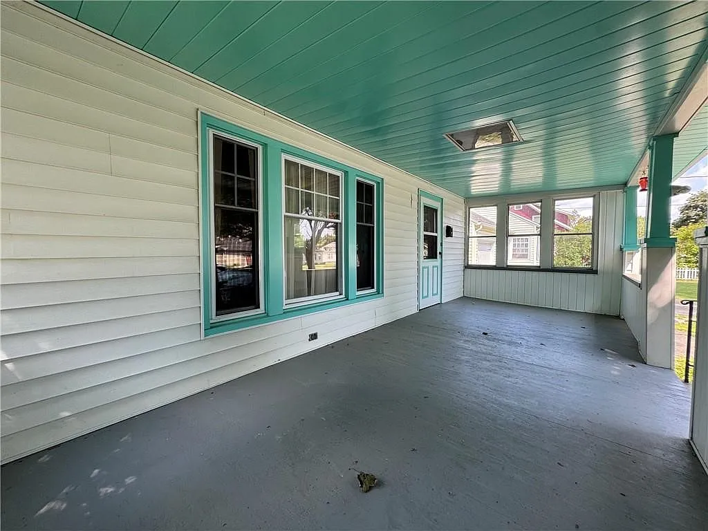 3 bed, 1.5 bath, 1416 sqft, $1,800 — Photo 3