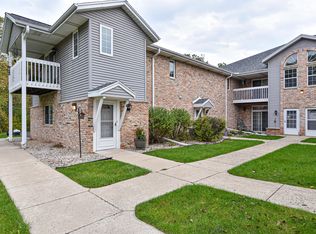430 W Aspen Dr UNIT 7, Oak Creek, WI 53154