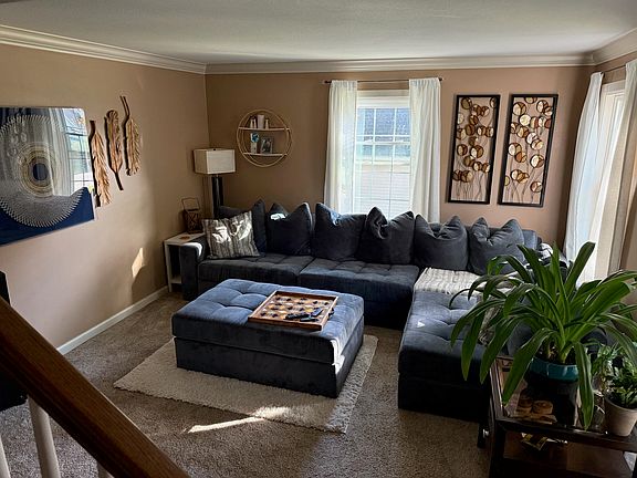 3rd image of 2075 Sandalwood Ct