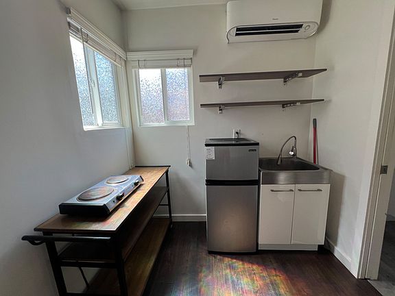 5th image of 3349 Isabel Dr
