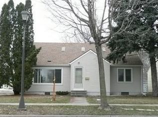 823 Range St, North Mankato, MN 56003