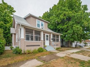 24 Crest St, Springfield, MA 01109
