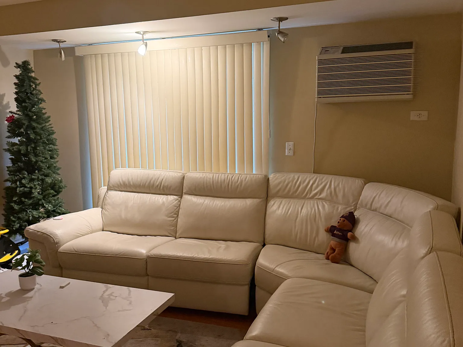 2 bed, 1300 sqft, $2,150 — Photo 4