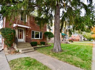 10004 S Trumbull Ave, Evergreen Park, IL 60805
