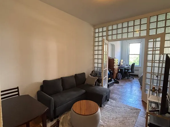 410 Washington Street image 1 of 6