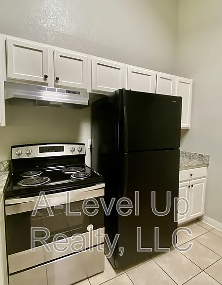 403 E Thoroughbred St — Photo 9