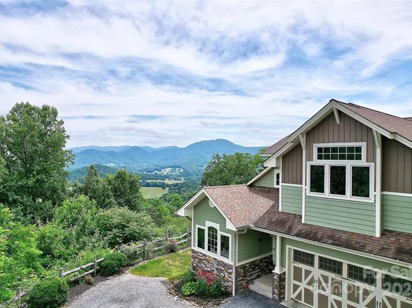 150 Morning Mist Ln, Waynesville, NC 28785