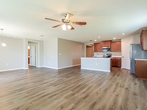 5th image of 2096 Pebble Point Dr