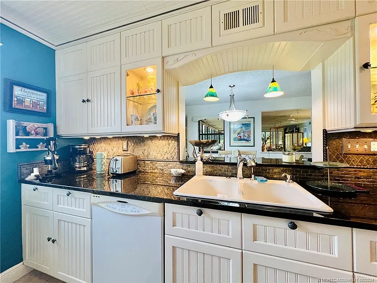 10044 S Ocean Dr #102 — Photo 16