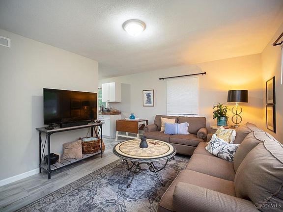 3rd image of 1009 Lindale Ct