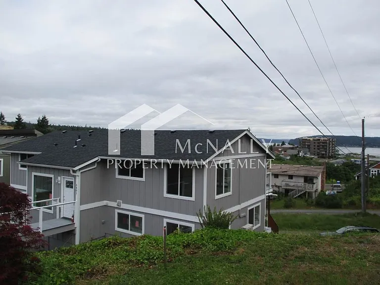 5401 N Court St #A — Photo 3