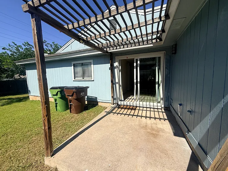 600 Country Aire Dr — Photo 14