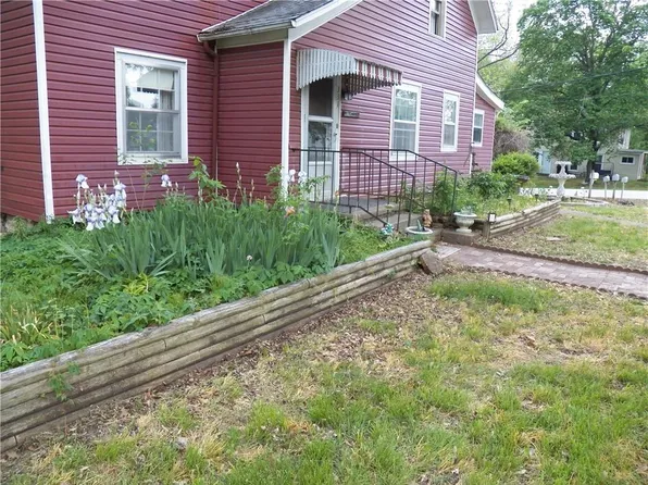 331 Walnut St, Mound City, KS 66056