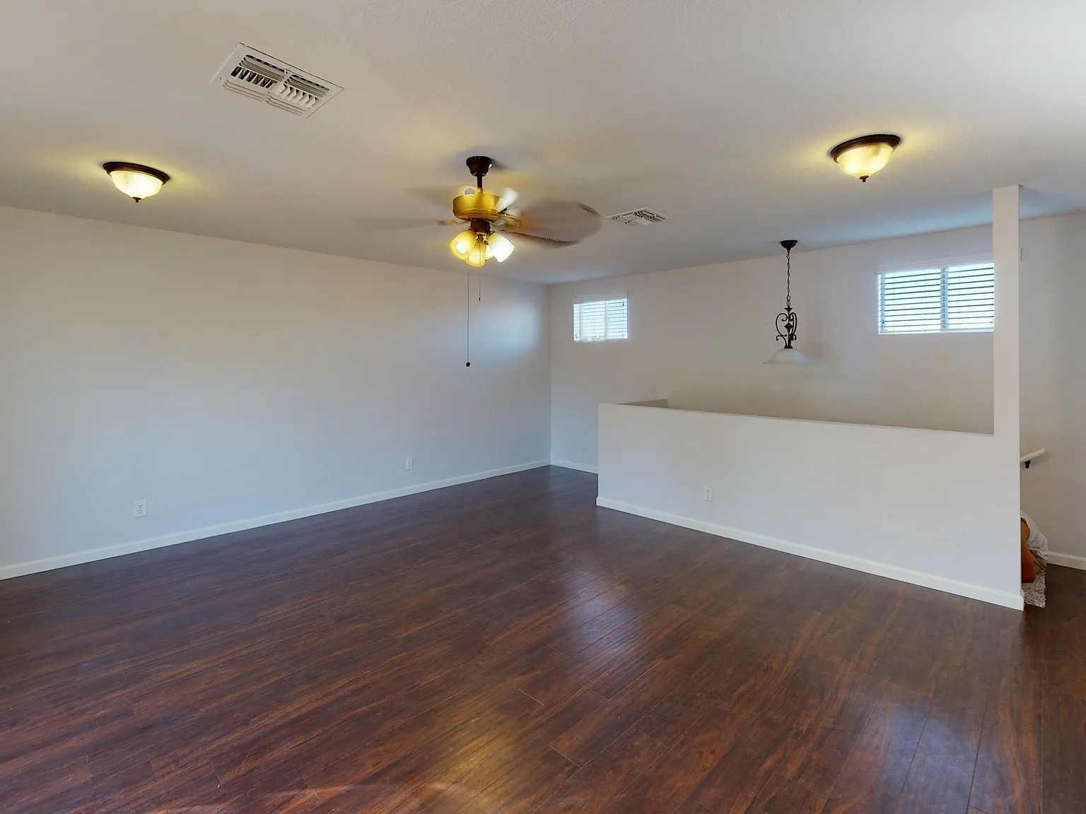 5 bed, 2756 sqft, $700 — Photo 3