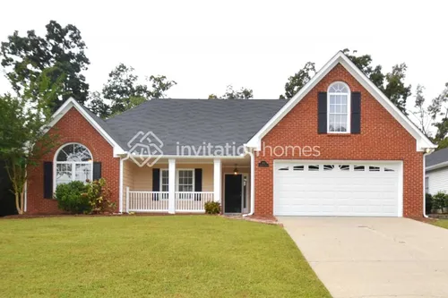 717 Thornapple Trl Photo 1