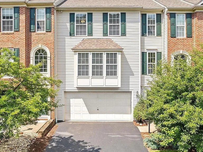 531 Village Green Blvd W — Photo 1