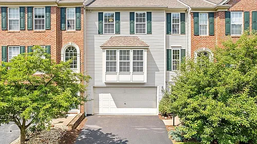 531 Village Green Blvd W Photo 1 531 Village Green Blvd W Photo 1