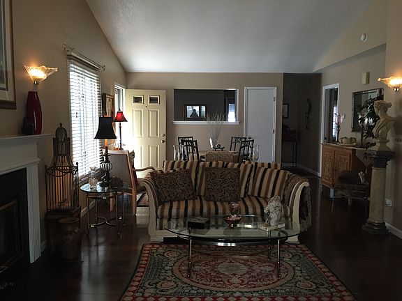 4th image of 1127 Yale Ave