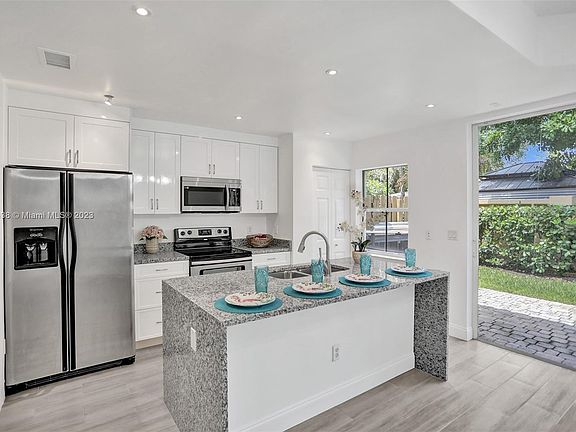 5th image of 5001 Leeward Ln #2907