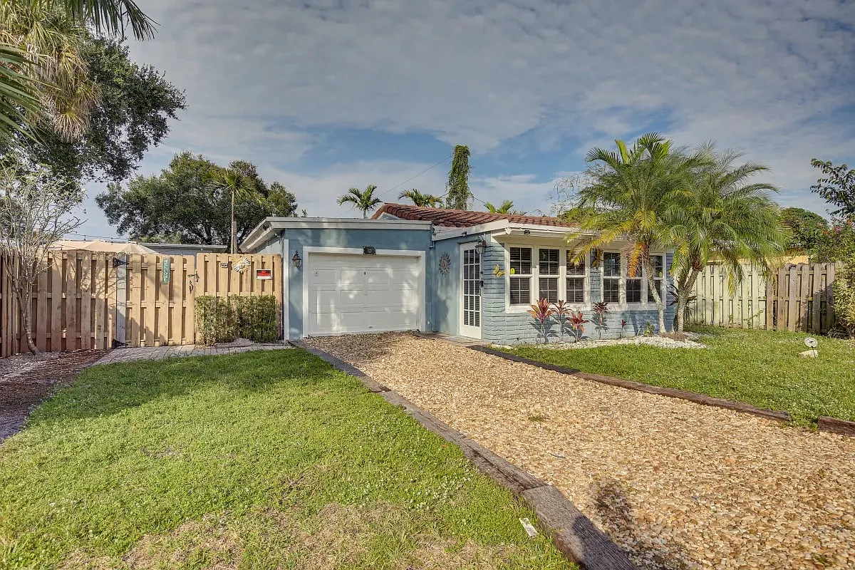 2 bed, 1000 sqft, $3,100 — Photo 2