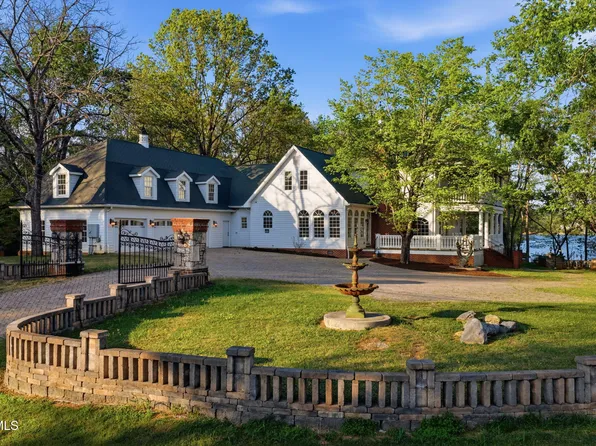 133 Knob Creek Dock Rd, Johnson City, TN 37601
