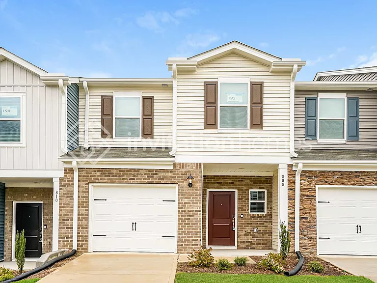808 Holiday Park Ln — Photo 1