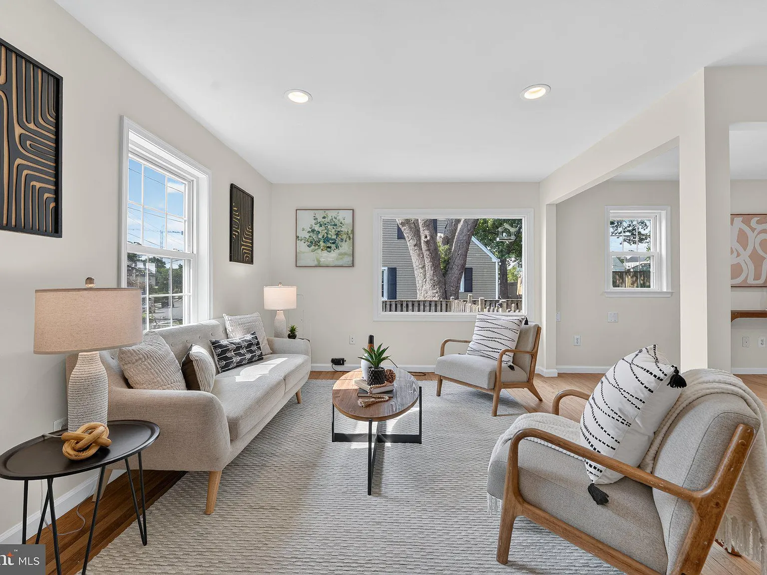 3 bed, 1.0 bath, 1536 sqft, $3,250 — Photo 4