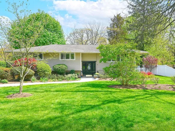 63 Eatons Neck Road, Northport, NY 11768