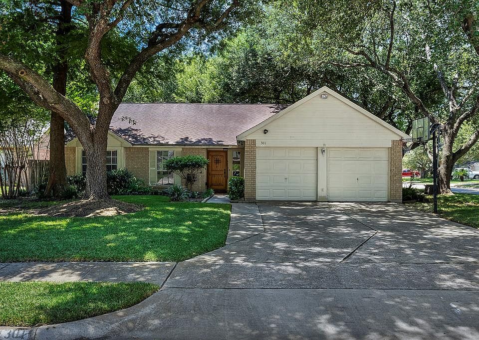 1st image of 301 Foxtail Ct