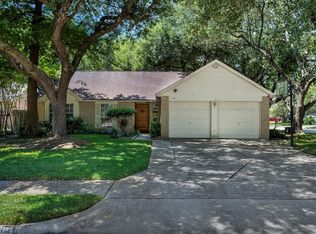 301 Foxtail Ct, League City, TX 77573