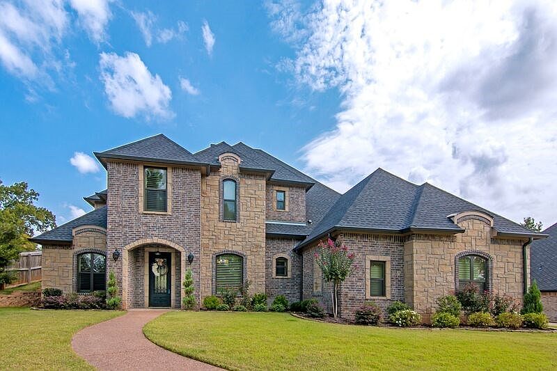 1st image of 3008 Fairway Oaks Ln