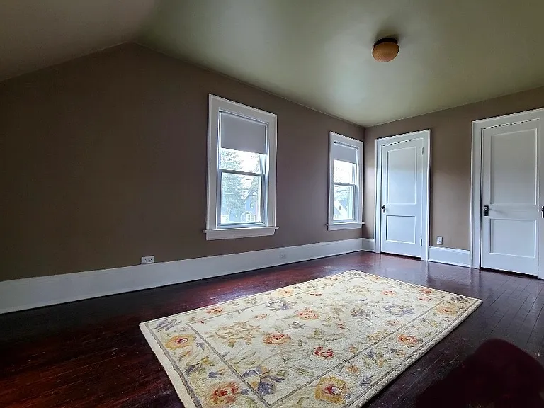 1191 Clague Rd — Photo 3