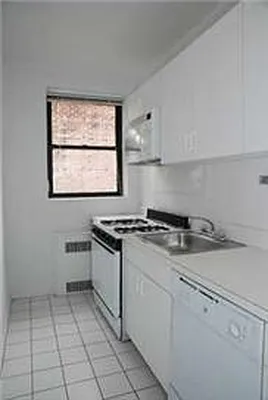 Rented by Buchbinder & Warren | media 20