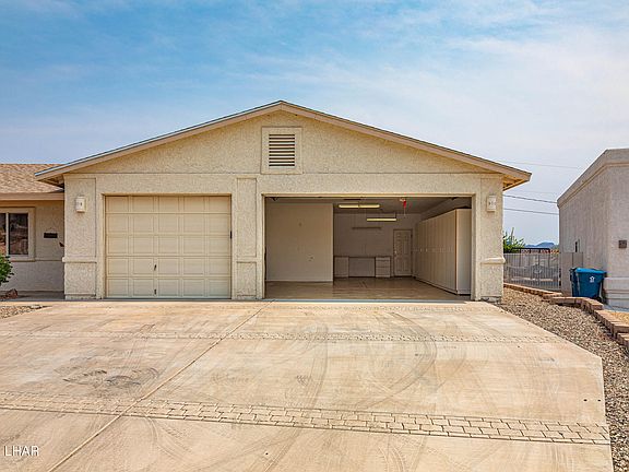 3rd image of 3354 Oasis Dr