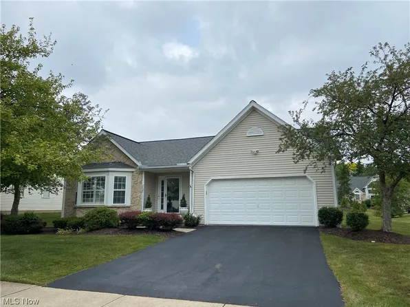 7725 Hillbrook Oval #30, Brecksville, OH 44141